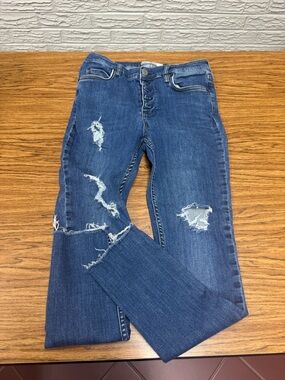 Free People size 29 Ripped Dark Blue Skinny Jeans